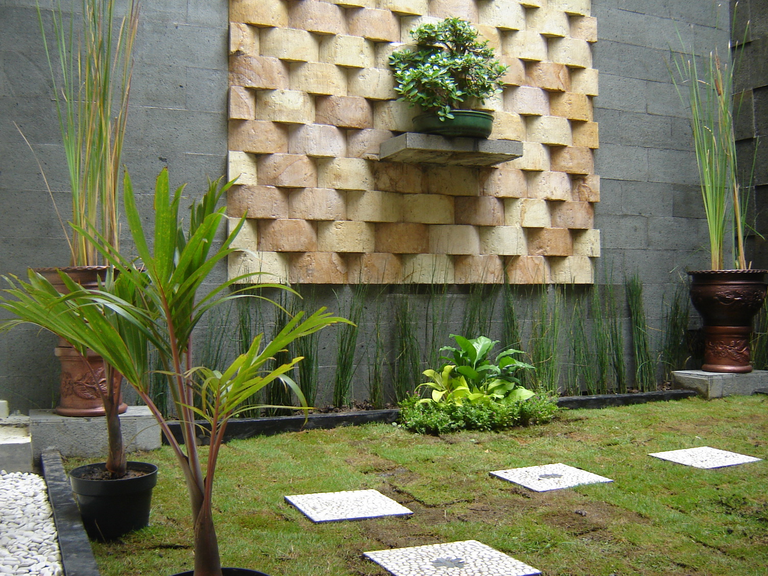 Desain Rumah 2 Lantai Dengan Batu Alam / Desain Taman Batu Alam | Kumpulan Desain Rumah / Desain rumah 2 lantai tanpa pagar.
